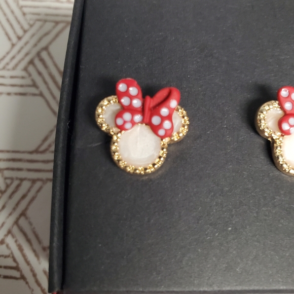 Gold Red Bow Knot Disney Mickey Minnie Mouse CZ Shell Stud Earrings NEW - Picture 3 of 3